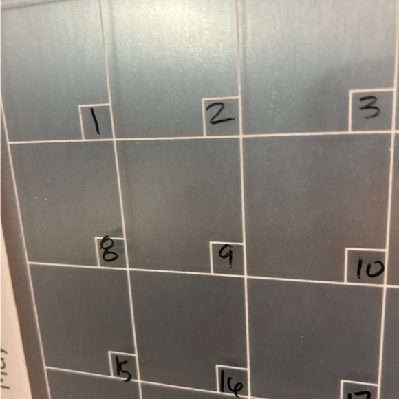 Acrylic magnetic calendar - Picture 3 of 6